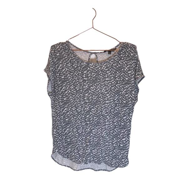 Banana Republic Factory Tops - Banana republic factory stretchy printed gray top size small